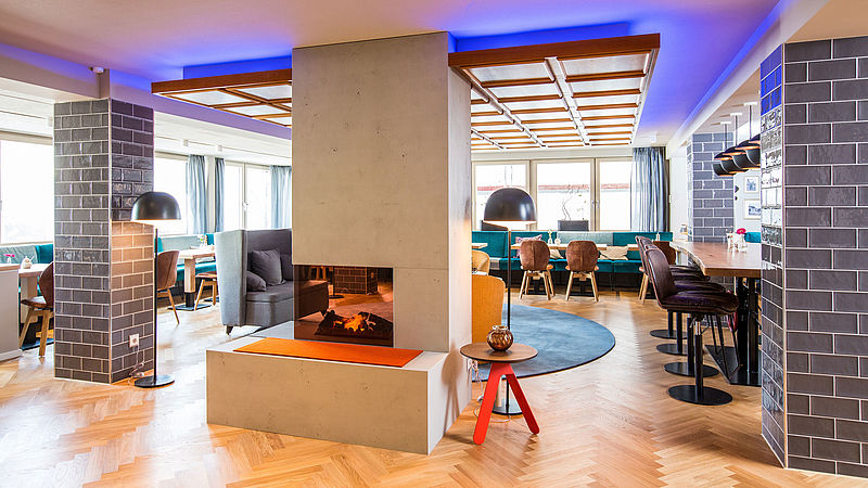 Hotel Böhler in Böblingen, Lobby 1: Installation von Trockenbauelementen, Akustikdecken, Brandschutzeinrichtungen